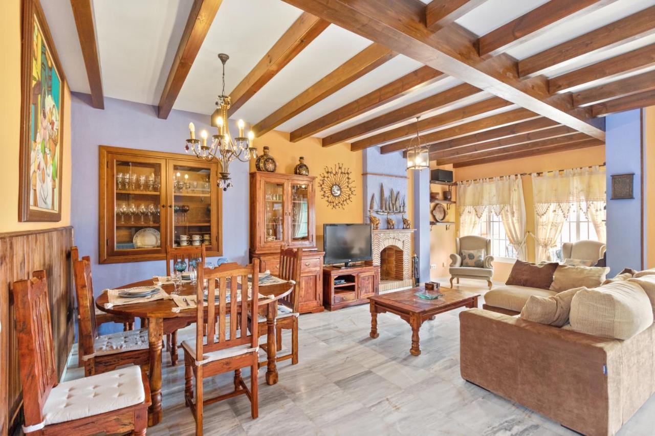 Villa Estilo Mediterranea Con Piscina, Jardin, Bbq Y Jacuzzi - Villa Bel Air Real 埃斯特波纳 外观 照片